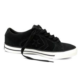 BLACK LEATHER CONVERSE ALL STAR SNEAKERS
